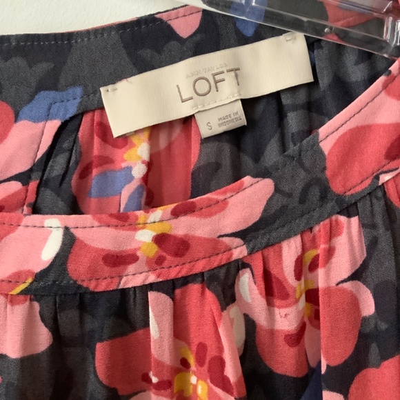 Ann Taylor floral print blouse - Picture 2 of 6